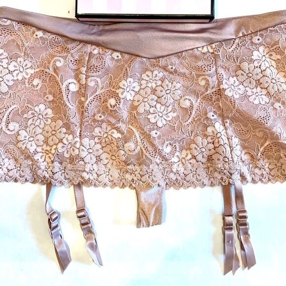 TAUPE VICTORIA’s SECRET ANGELS LACE SKIRT-GARTER-THONG SIZE-S - Picture 2 of 6